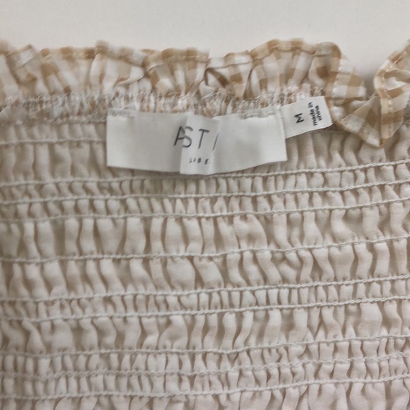 ASTR THE LABEL Smocked top Sz M - Picture 5 of 5
